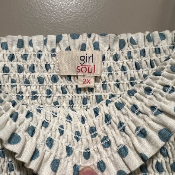 ⭐️3/$15 Girl Soul Shirred polka Dot top - Picture 2 of 2